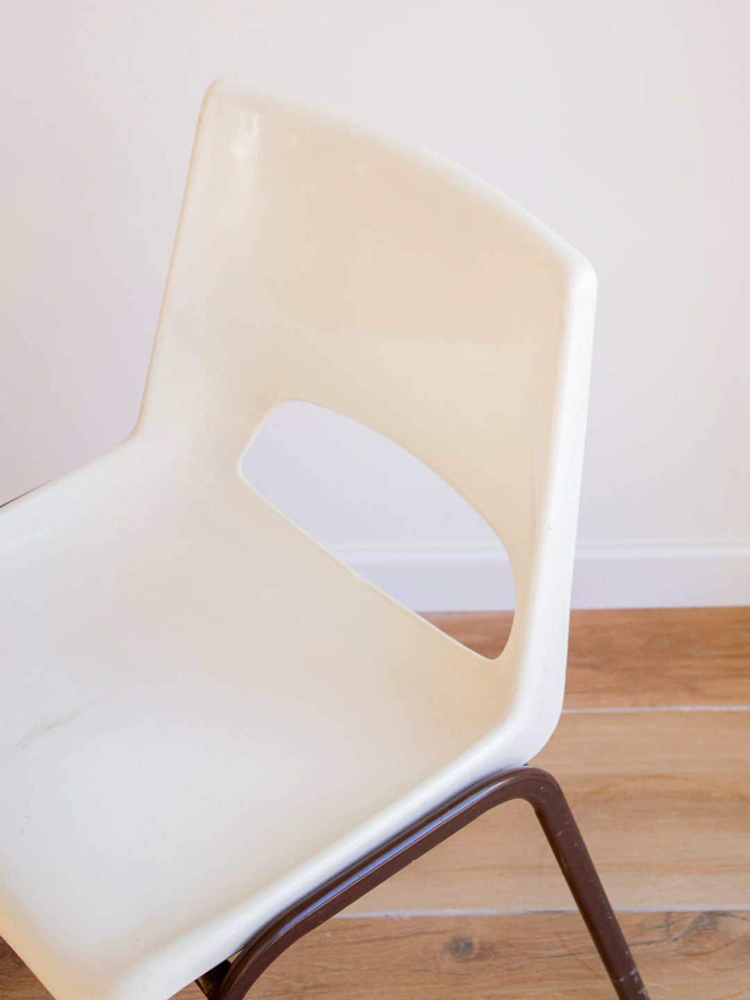 alma-chaise-plastique-1939-4