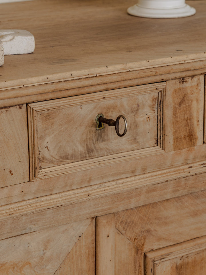 gilbert-buffet-noyer-667-8