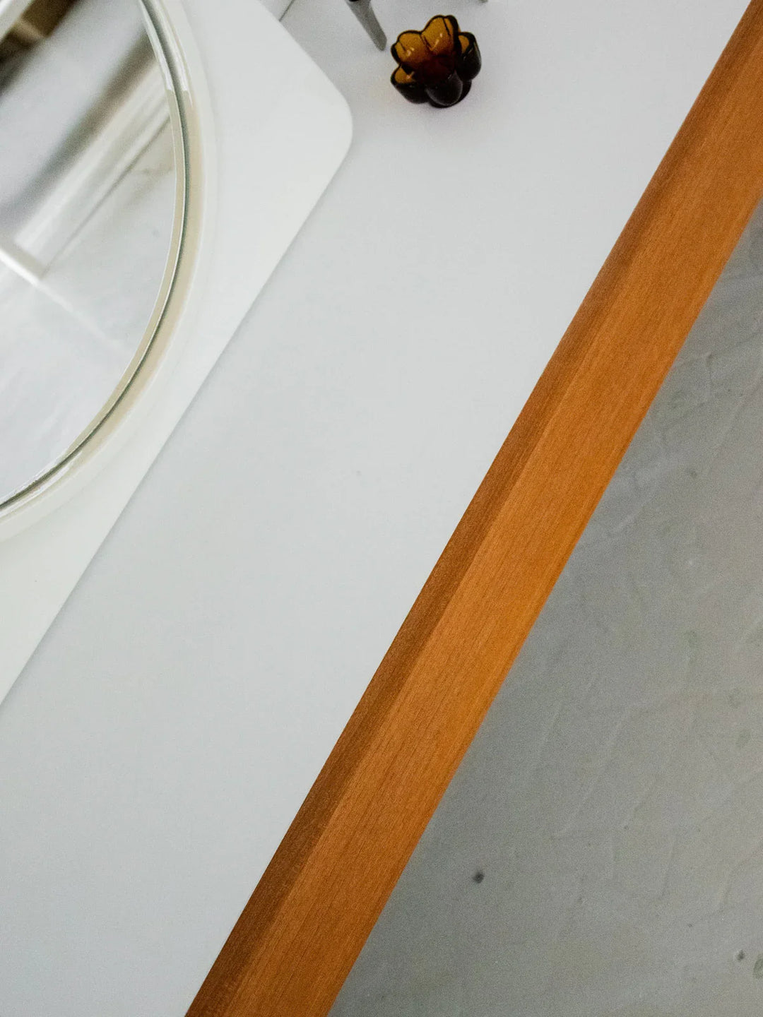 hanna-table-appoint-teck-827-6