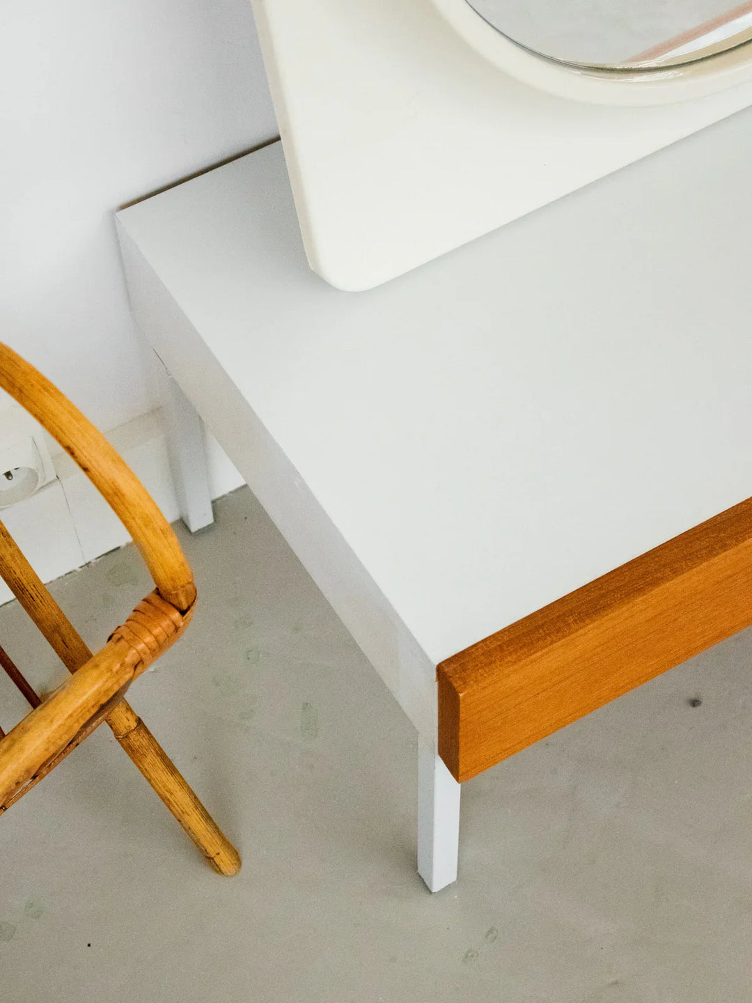 hanna-table-appoint-teck-827-5