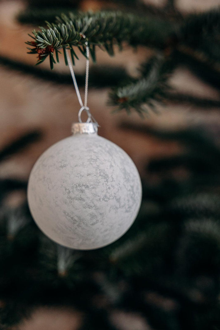 Axelle, la boule de Noël - Debongout