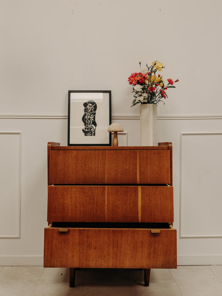 olga-commode-teck-389-2