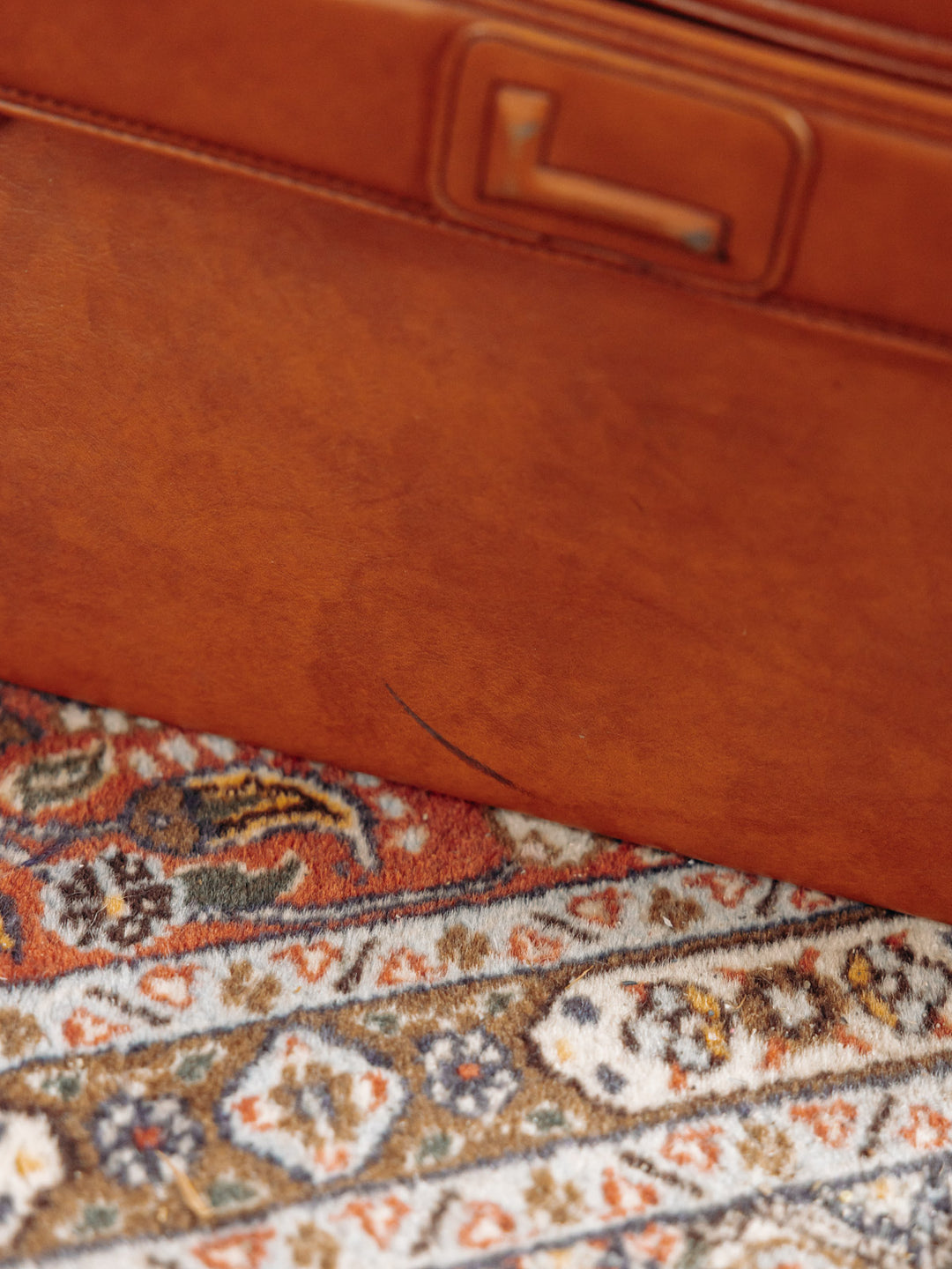 lucienne-malle-skai-216-6