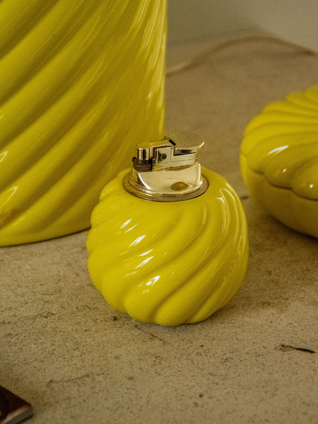 julia-lampe-à-poser-jaune-712-6