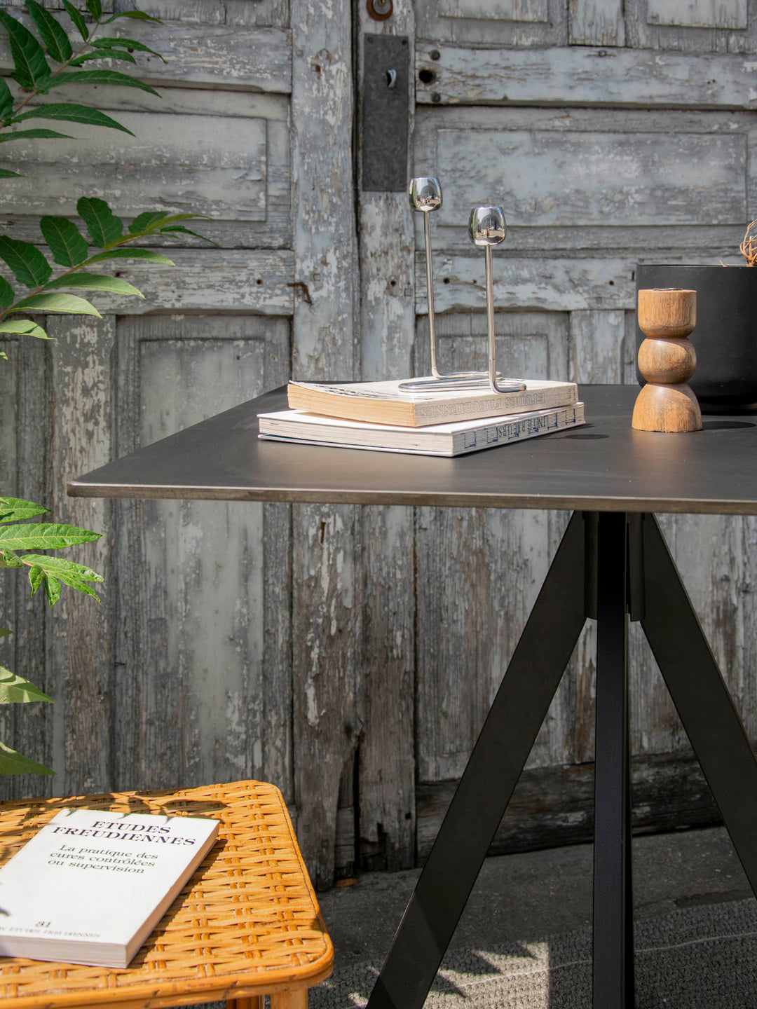 karla-table-a-manger-metal-noir-design-1225-2