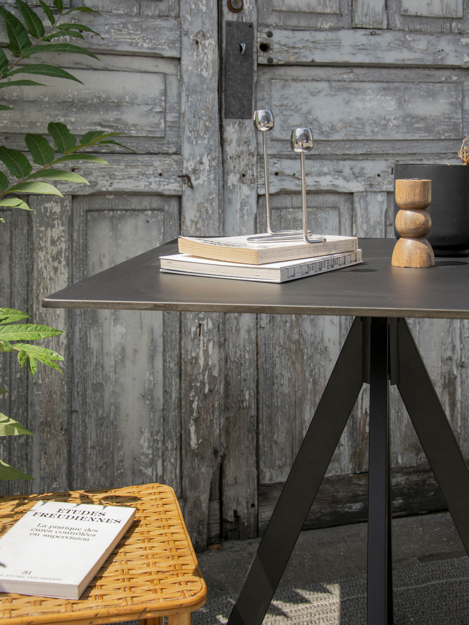karla-table-a-manger-metal-noir-design-1225-2