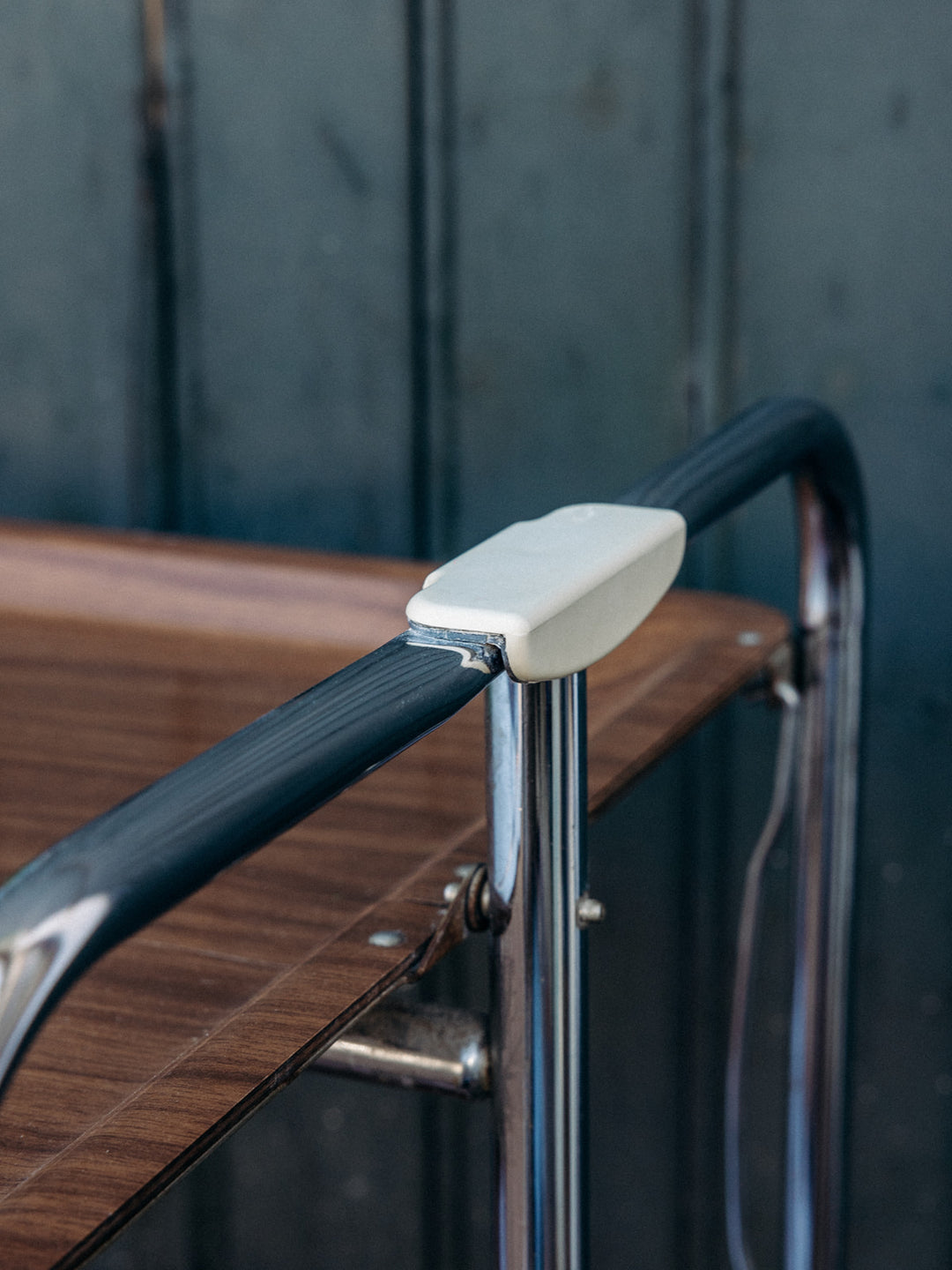 anouk-desserte-pliante-metal-chrome-120-8