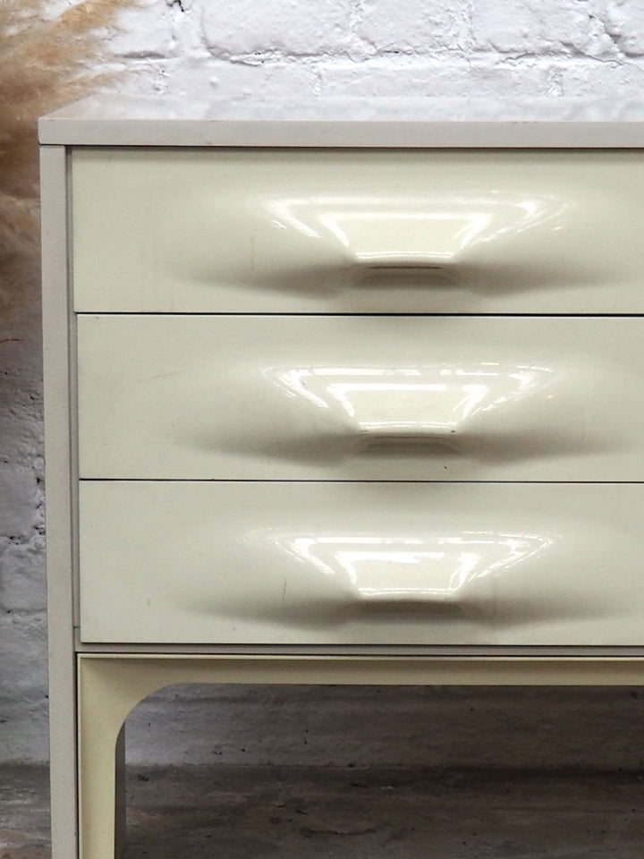 olga-commode-Raymond-354-4