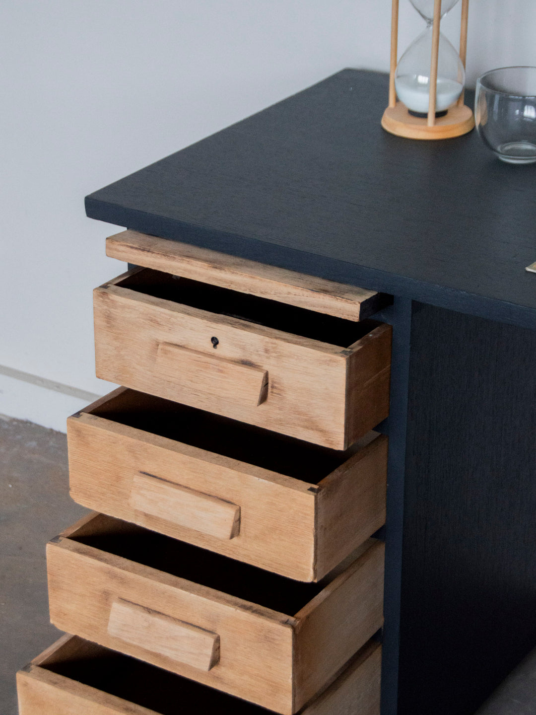 edouard-bureau-gris-492-8