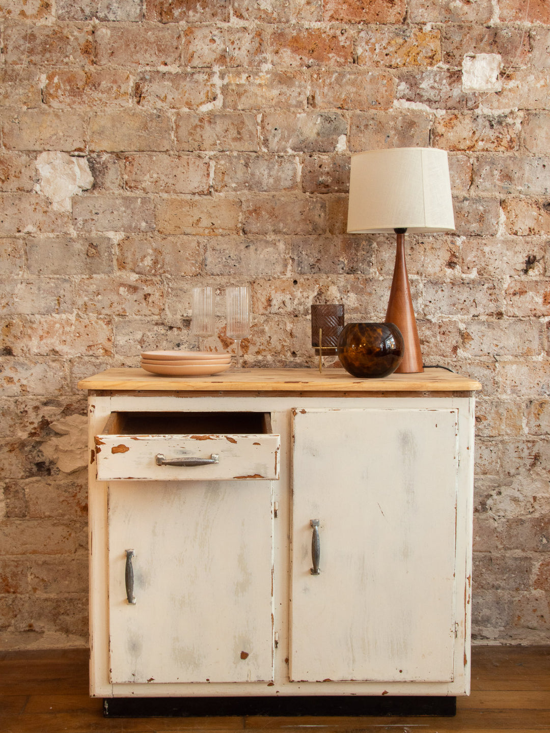 Gilbert, the Mado wooden sideboard No. 31