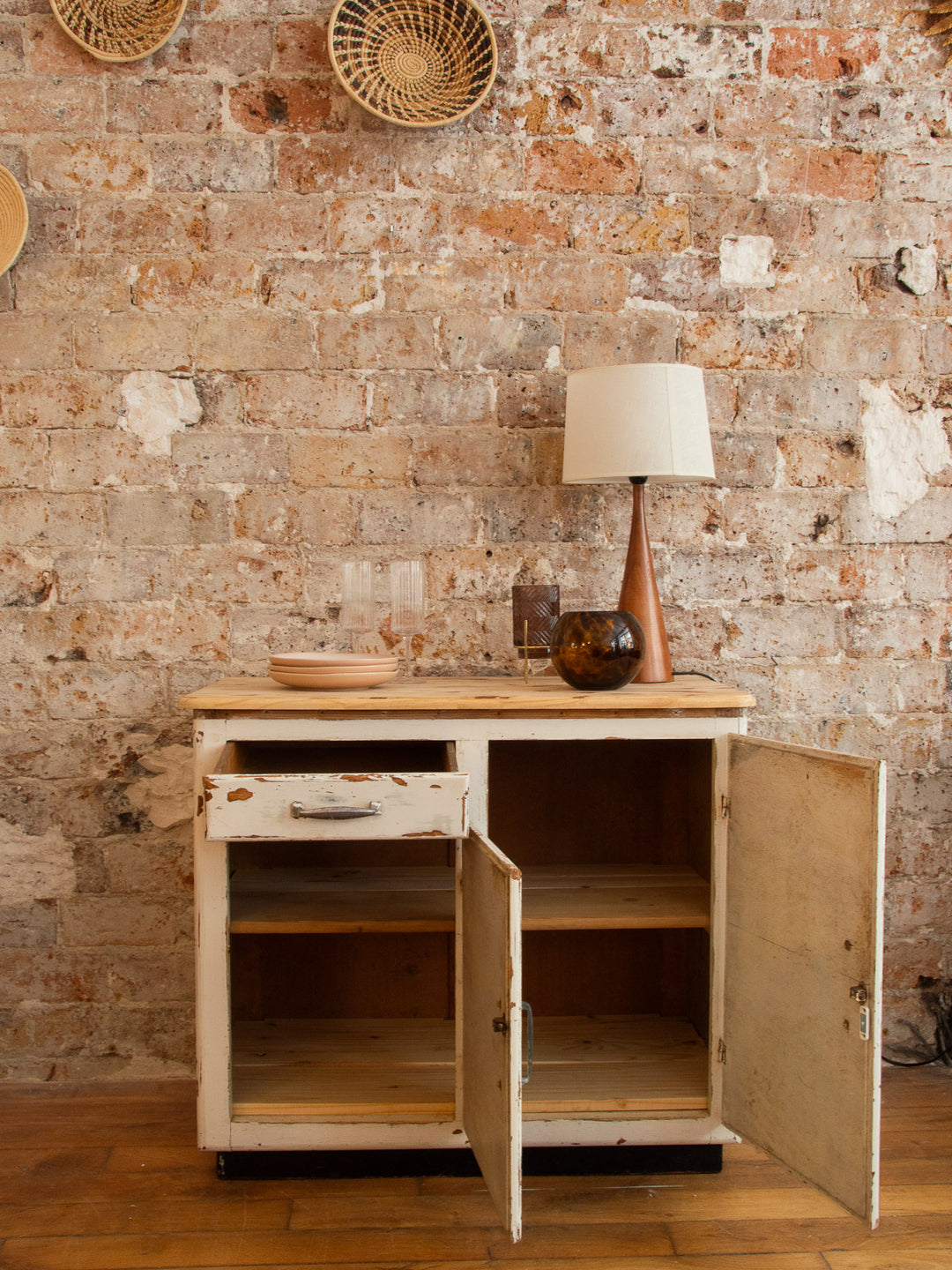 Gilbert, the Mado wooden sideboard No. 31