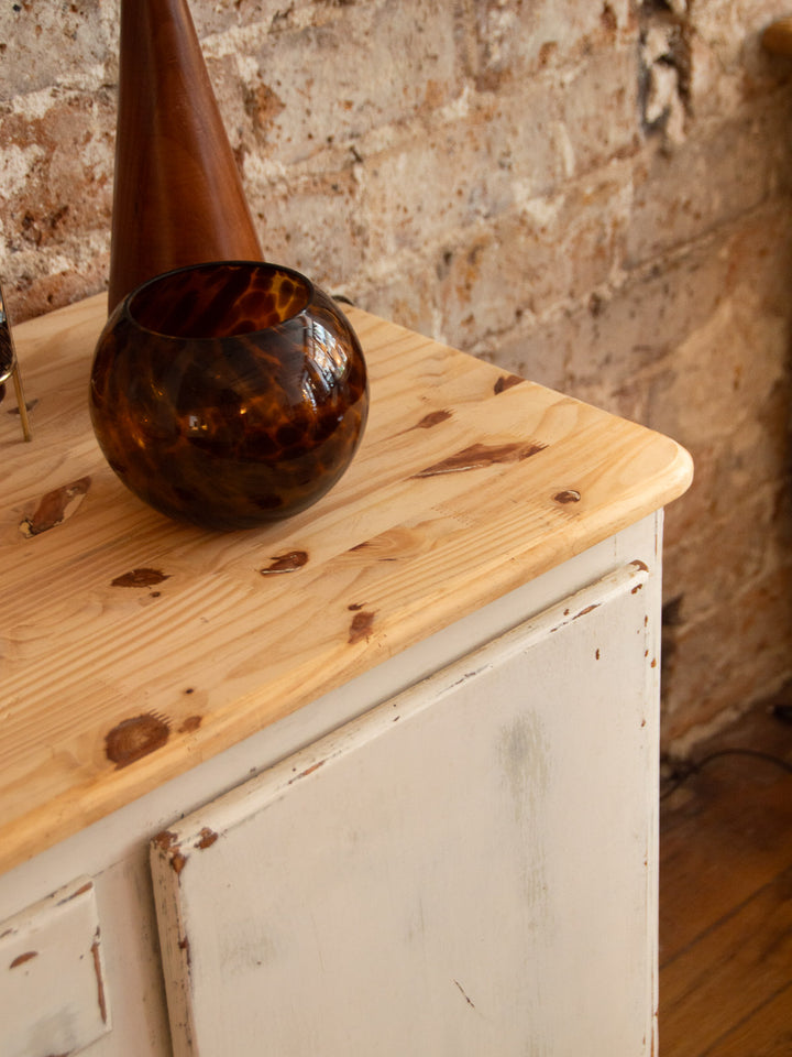 Gilbert, the Mado wooden sideboard No. 31