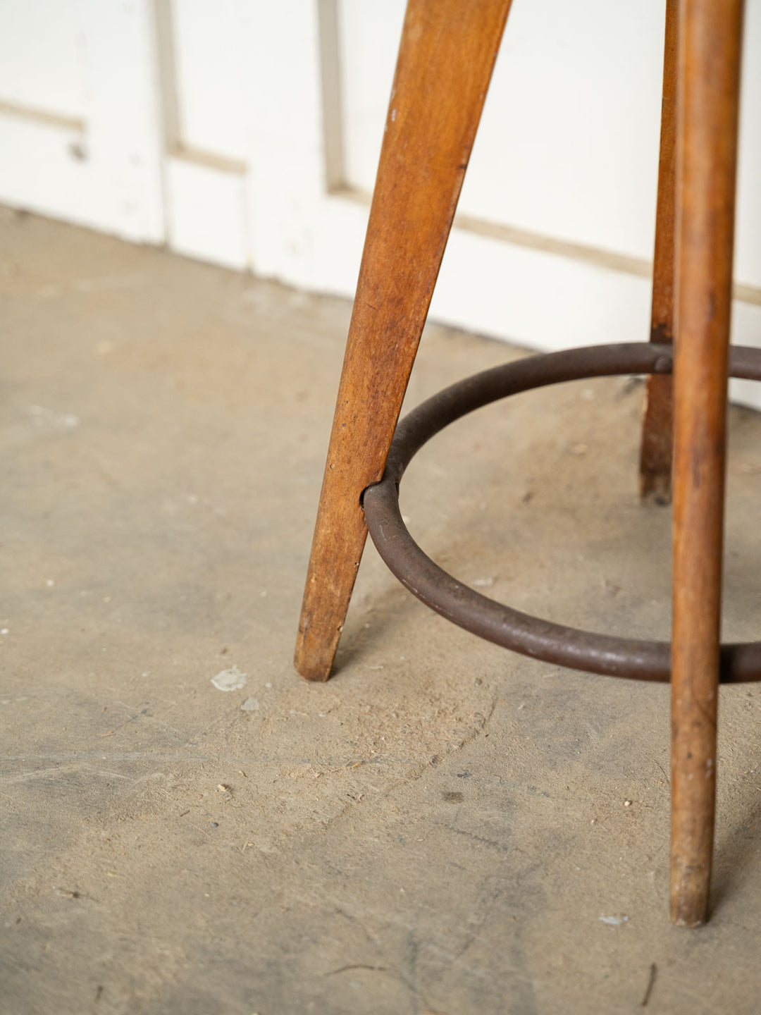 regis-tabouret-bois-1573-2