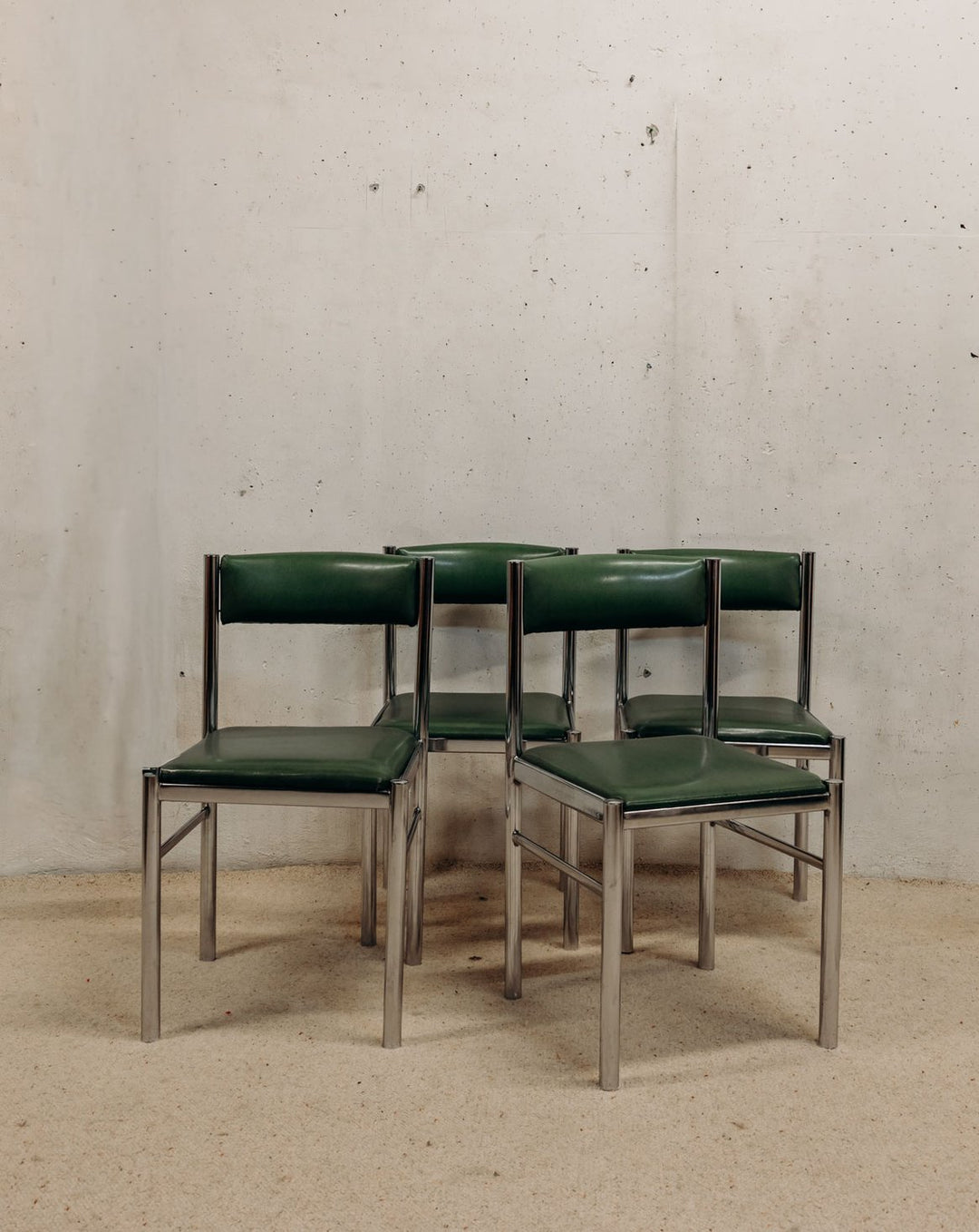 alma-chaise-chrome-1030-1