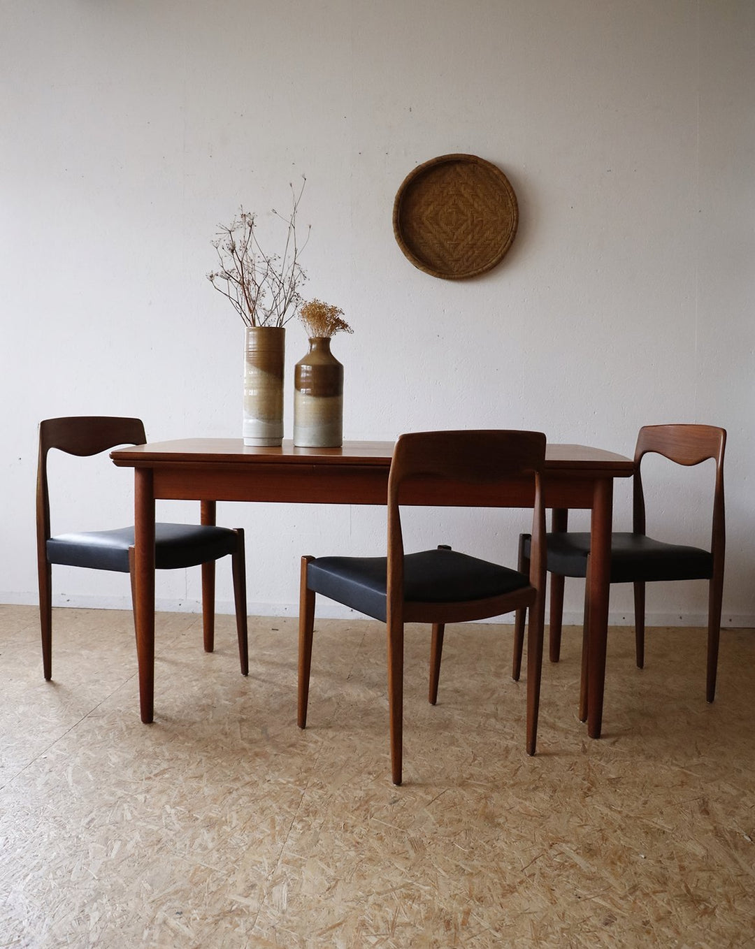 karla-table-à-manger-teck-1025-1