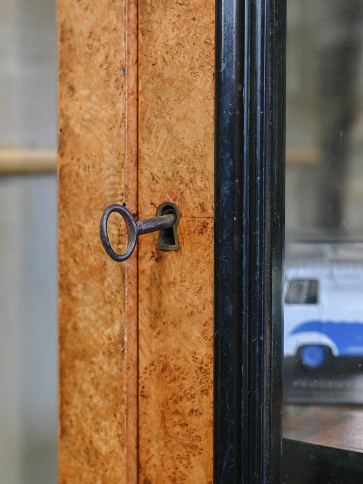 victoria-vitrine-bois-marbre-1321-8