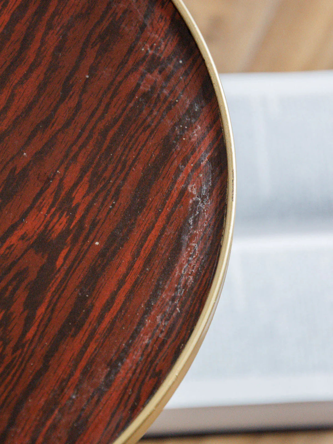 sacha-gueridon-formica-8-10