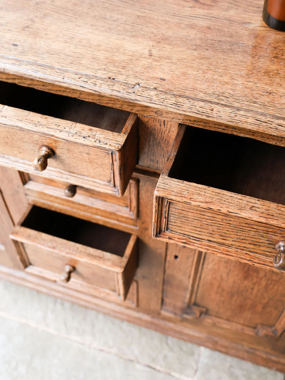 gilbert-buffet-bois-684-6