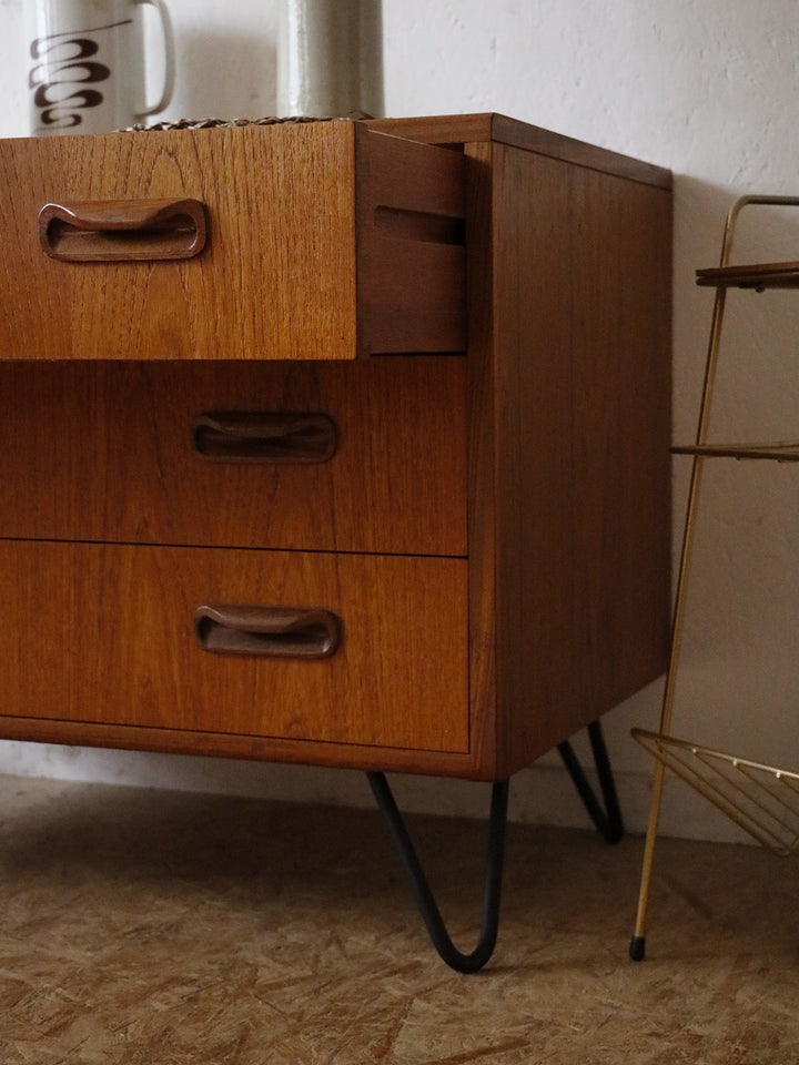 olga-commode-teck-302-9