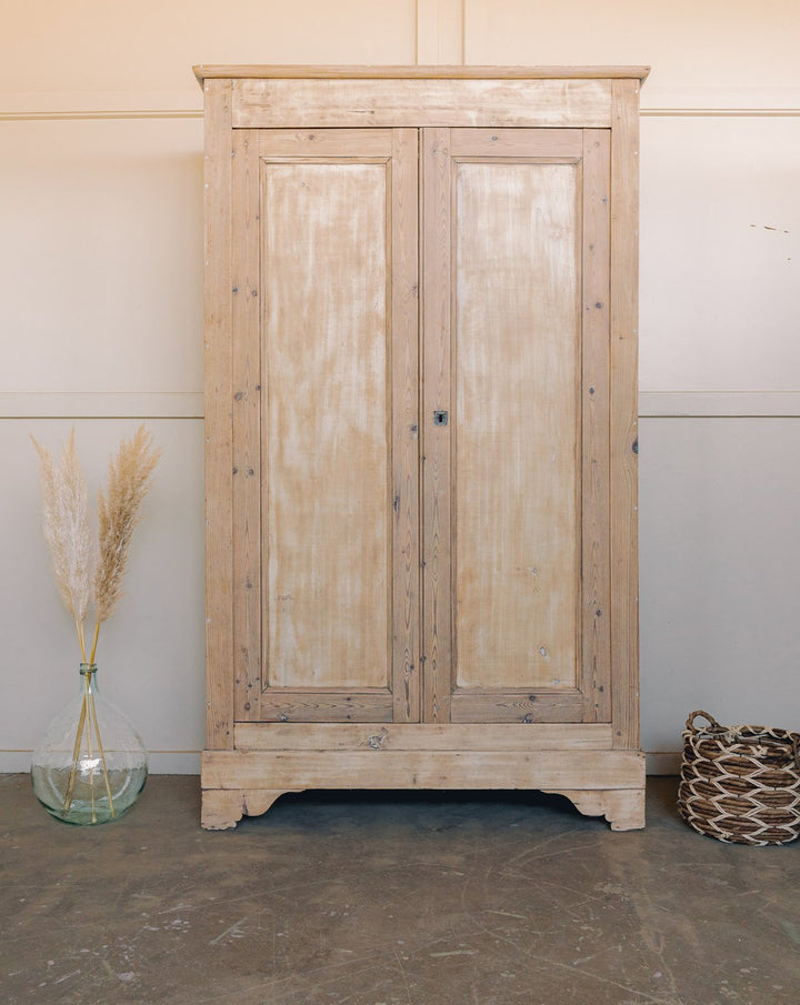blandine-armoire-bois-clair-renovee-501-1