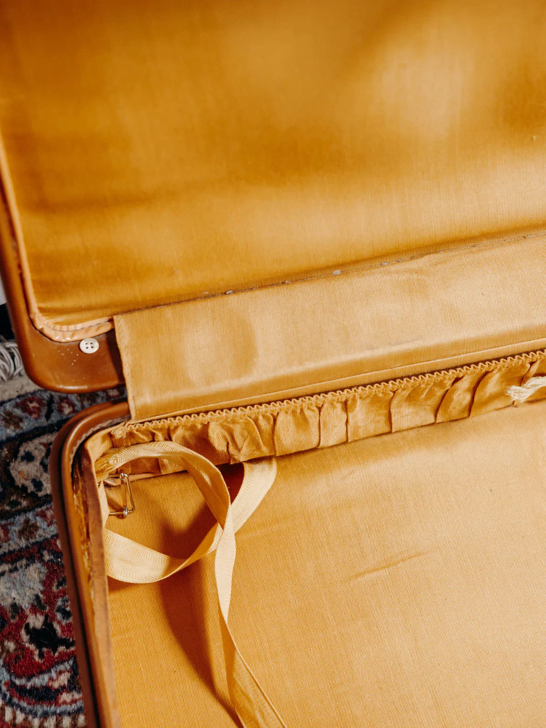 lucienne-malle-camel-217-4