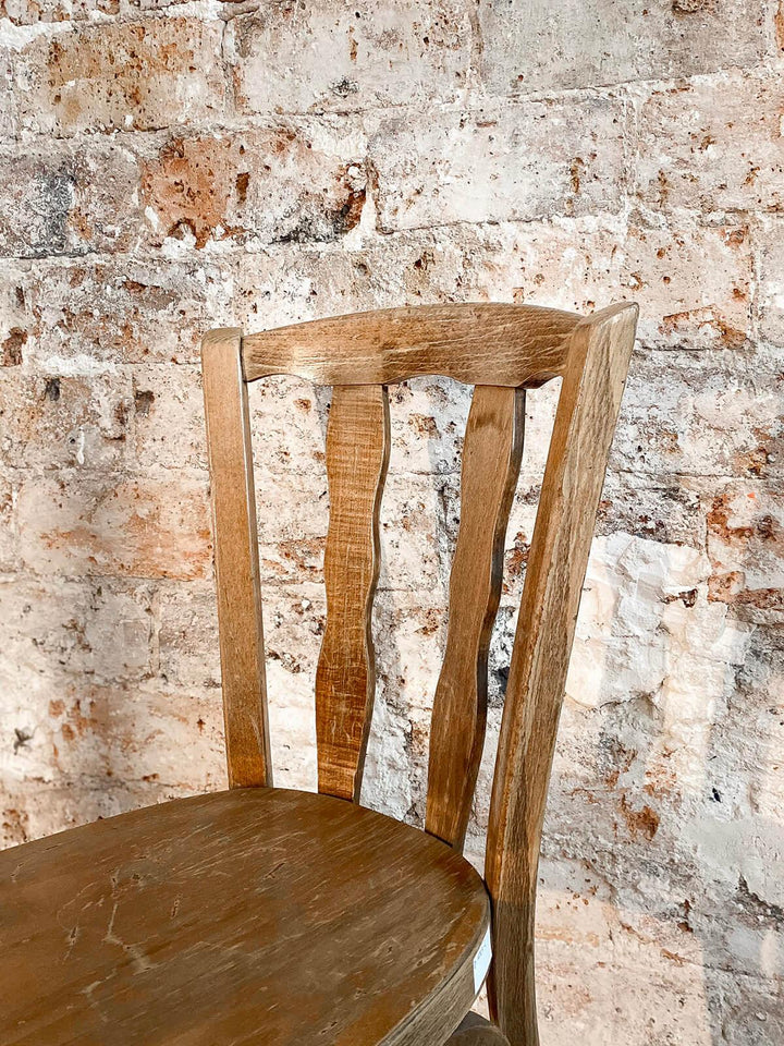 Claude, la chaise en bois Baumann N°109 - Debongout
