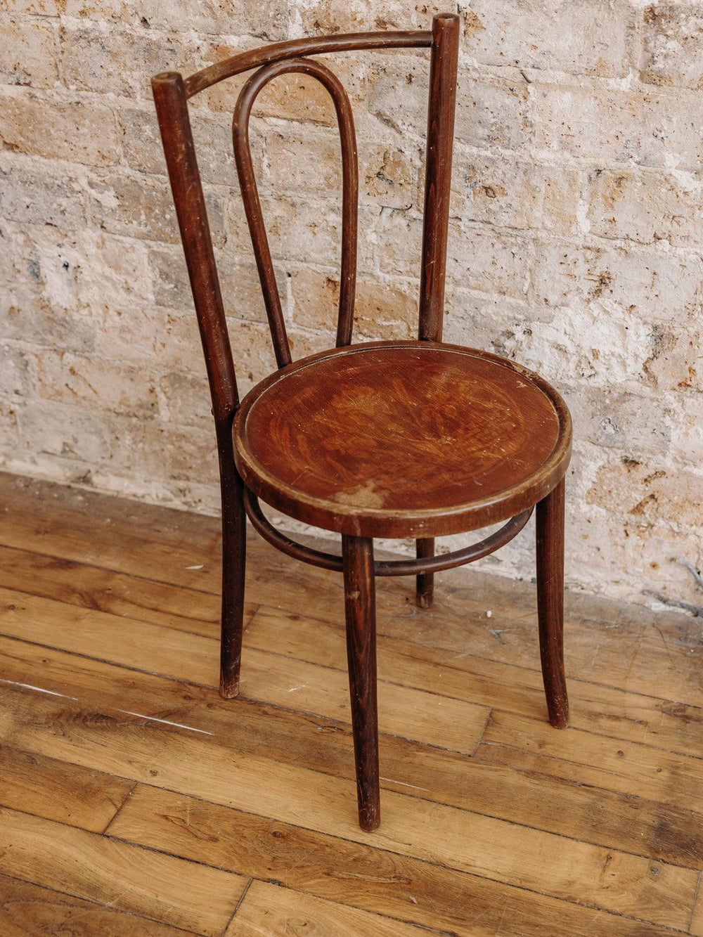 Claude, la chaise en bois N°120 - Debongout