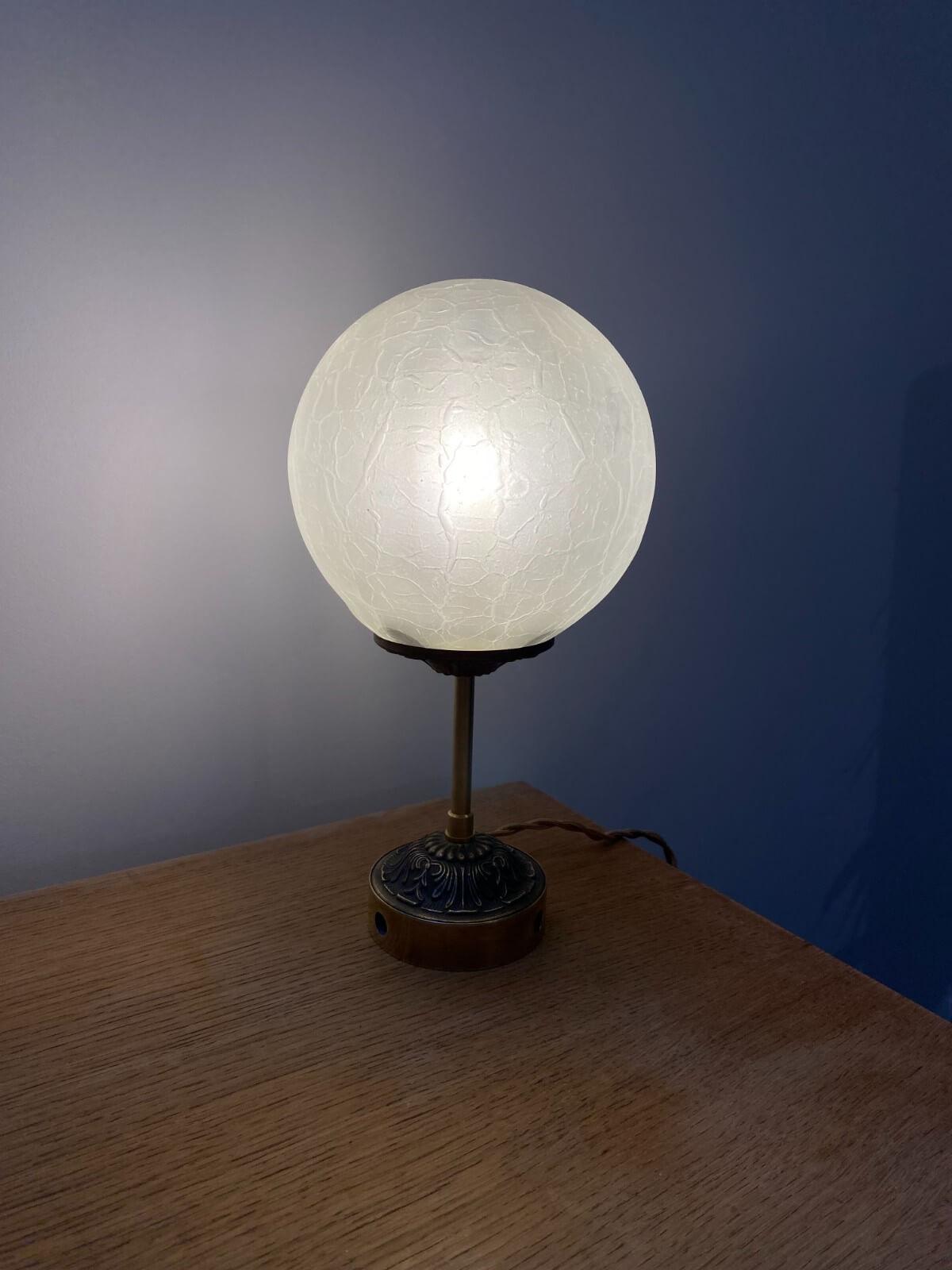 Colette, la lampe N°142 - Debongout