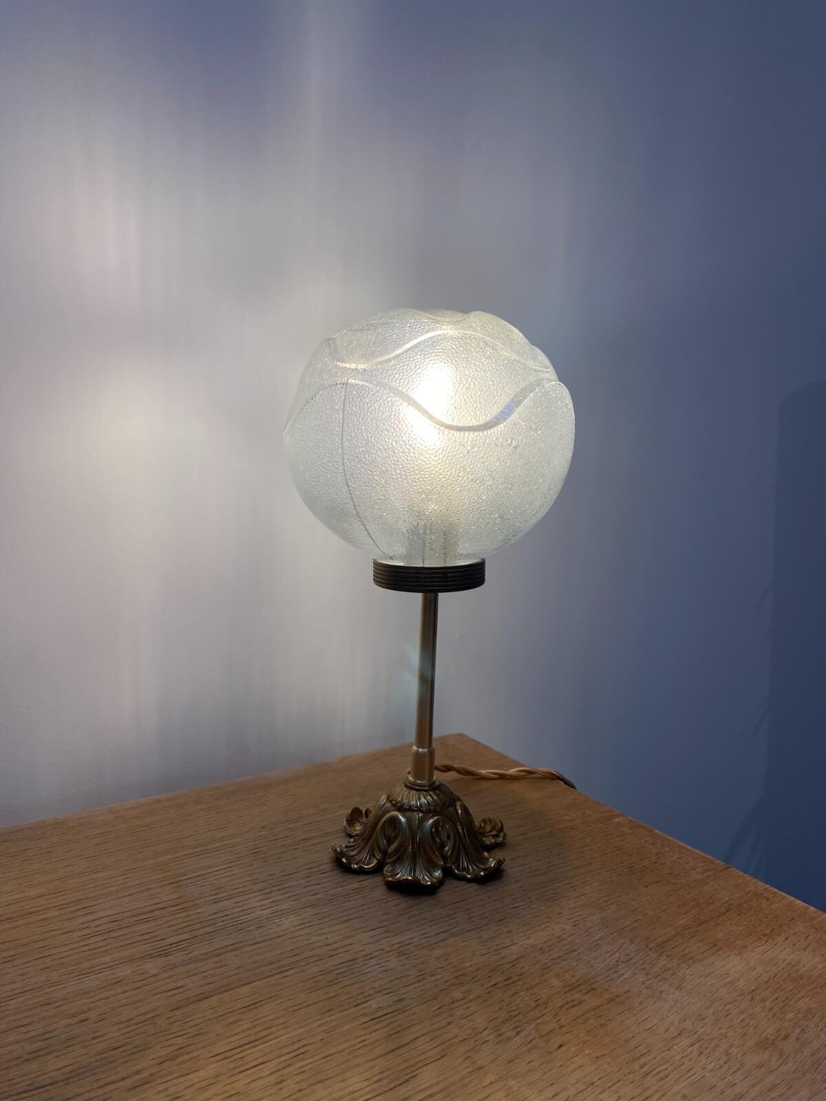 Colette, la lampe N°143 - Debongout