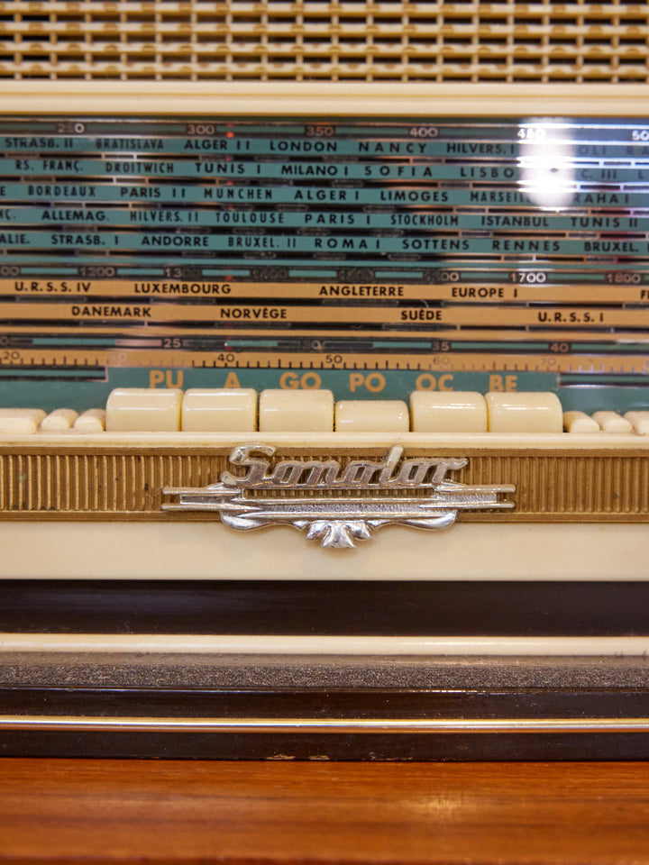 nour-appareil-electrique-vintage-bois-56-4