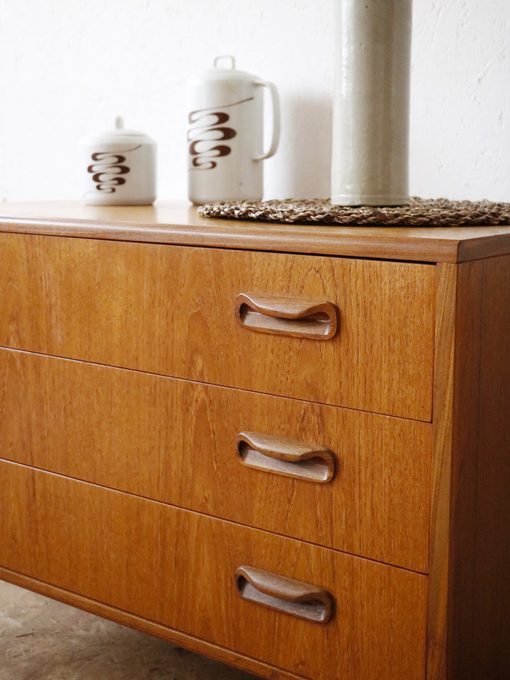 olga-commode-teck-302-6