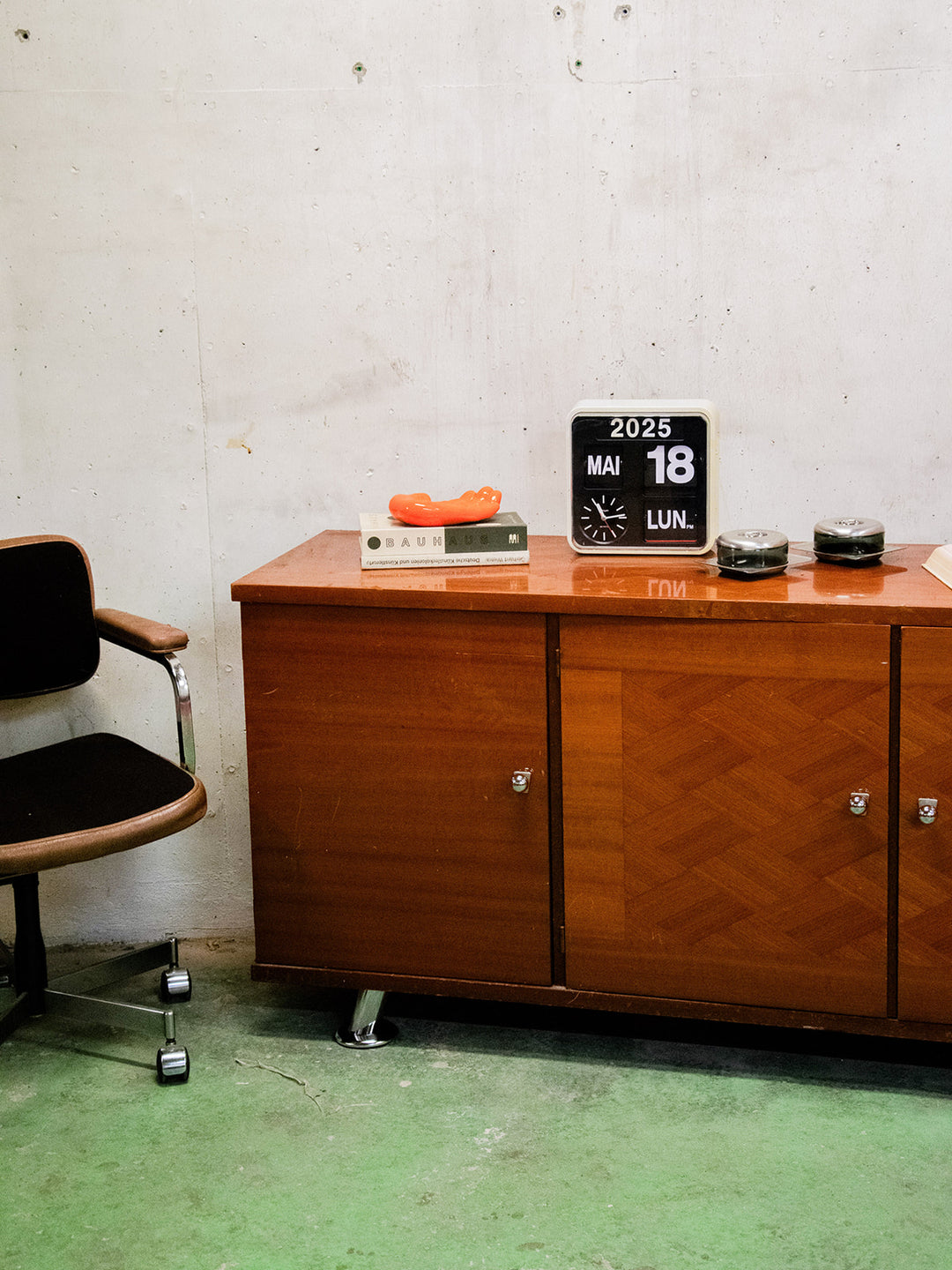 margaret-enfilade-chrome-bois-220-2