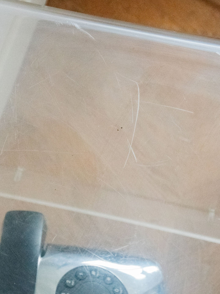 hanna-table-appoint-plexiglass-799-10