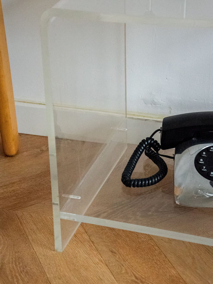 hanna-table-appoint-plexiglass-799-6