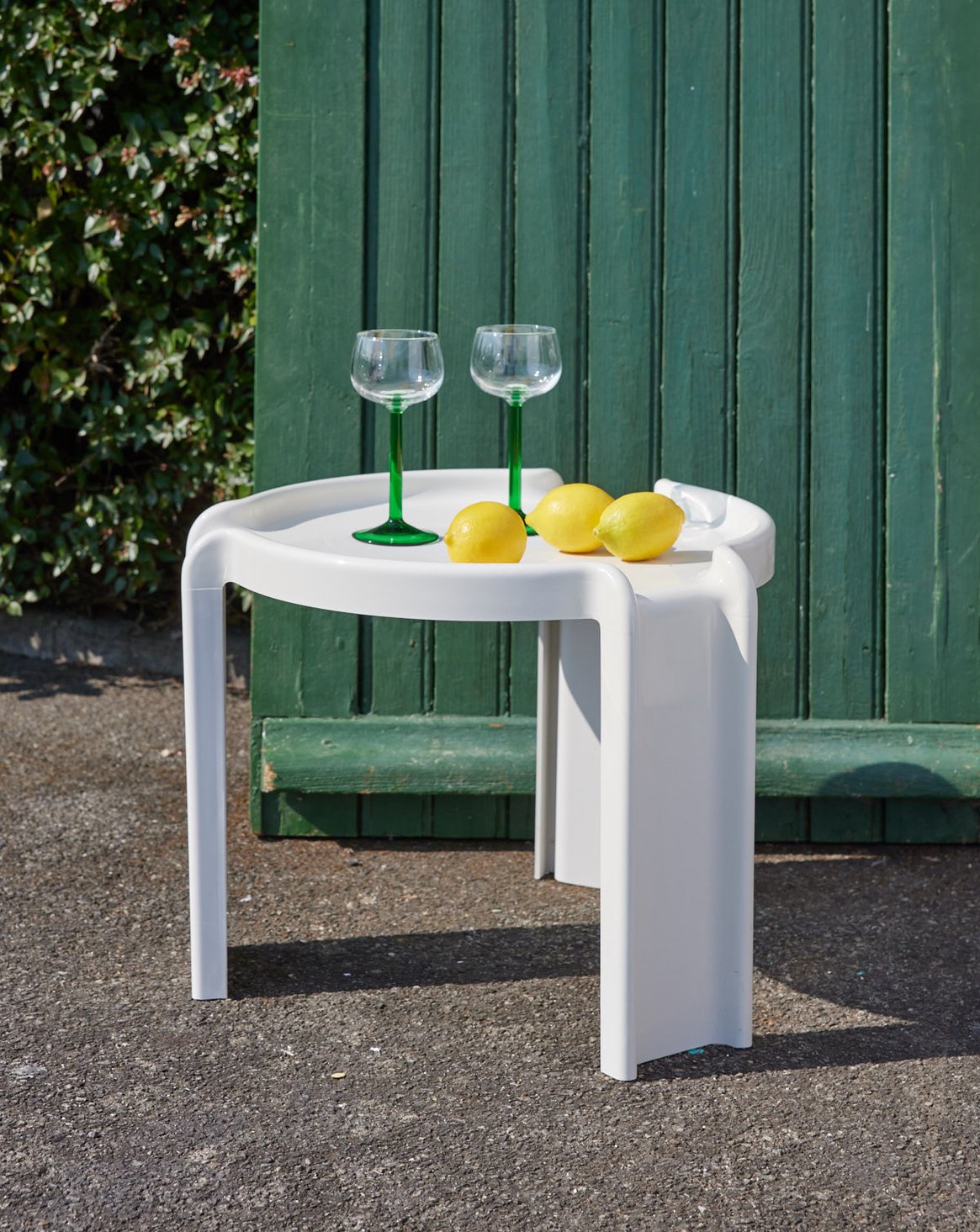 donna-table-basse-plastique-design-1088-1