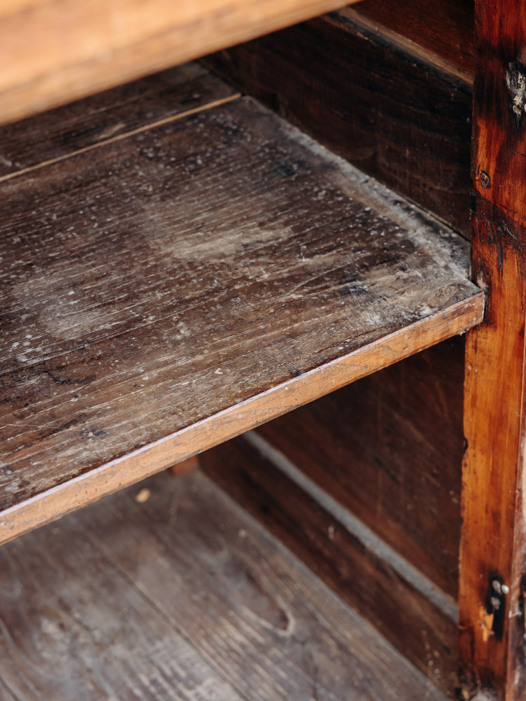 gilbert-buffet-bois-590-9