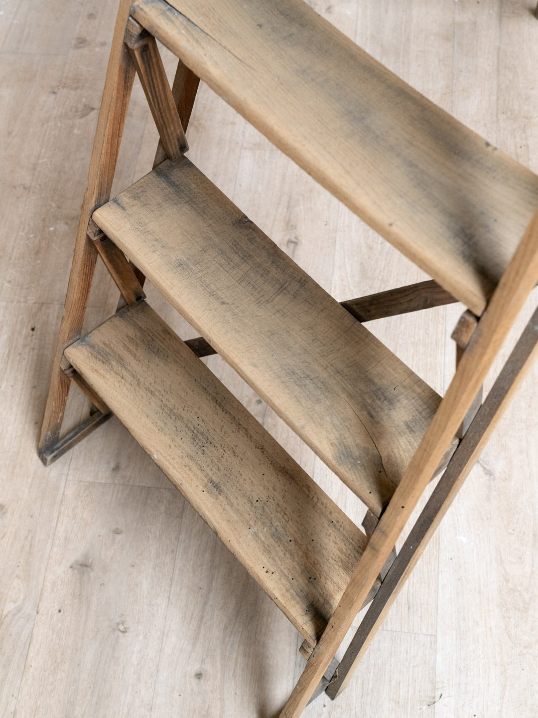 denis-escabeau-bois-63-7