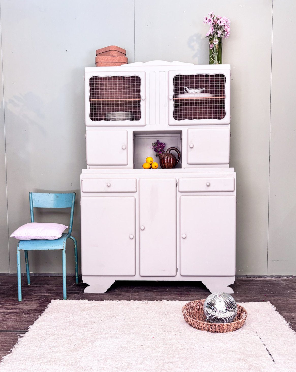 Mobilier : meubles, tables, coiffeuses, chevets
