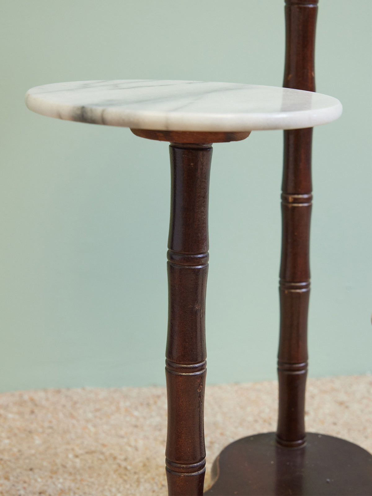 hanna-table-appoint-bois-marbre-vintage-1584-2
