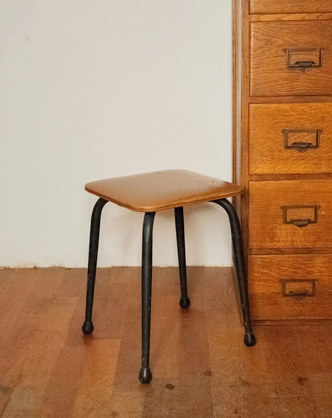 axel-tabouret-metal-545-1