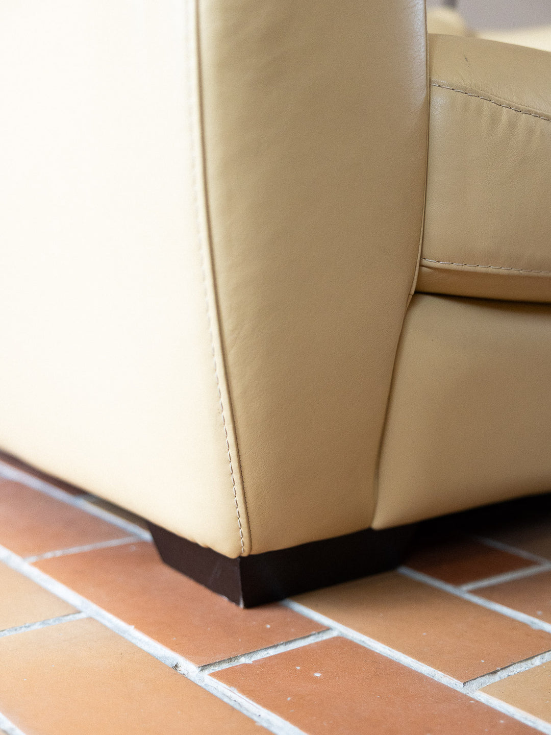 jakob-fauteuil-cuir-jaunebeurre-1327-4