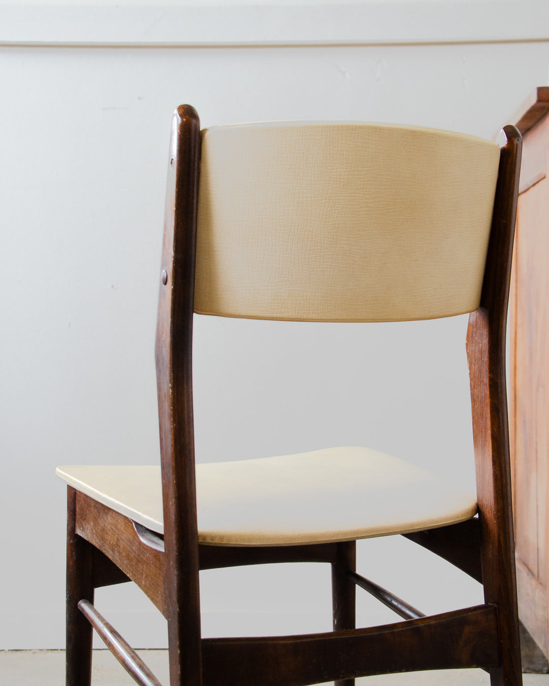 alma-chaise-midcentury-1619-9