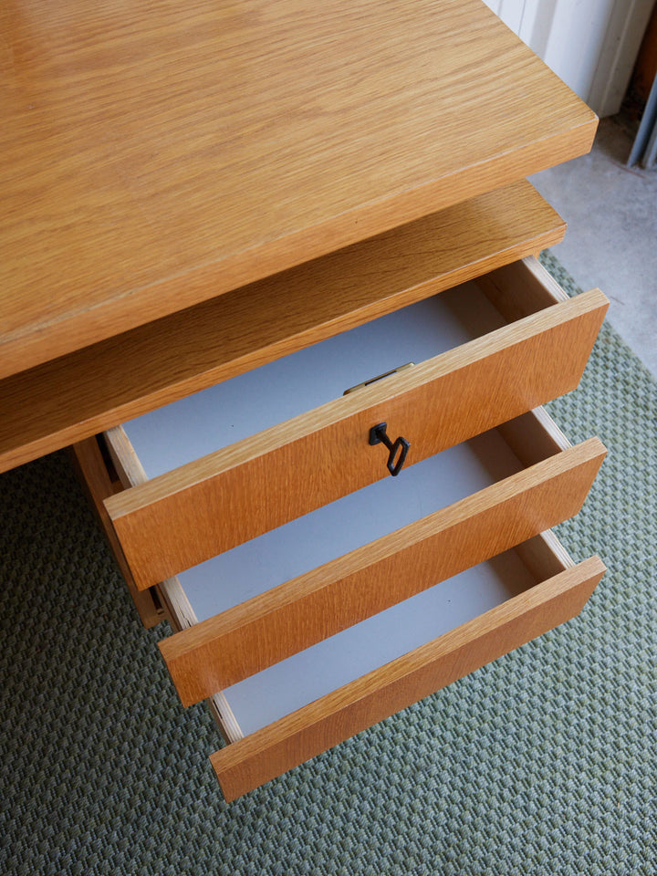 yvan-bureau-bois-573-9