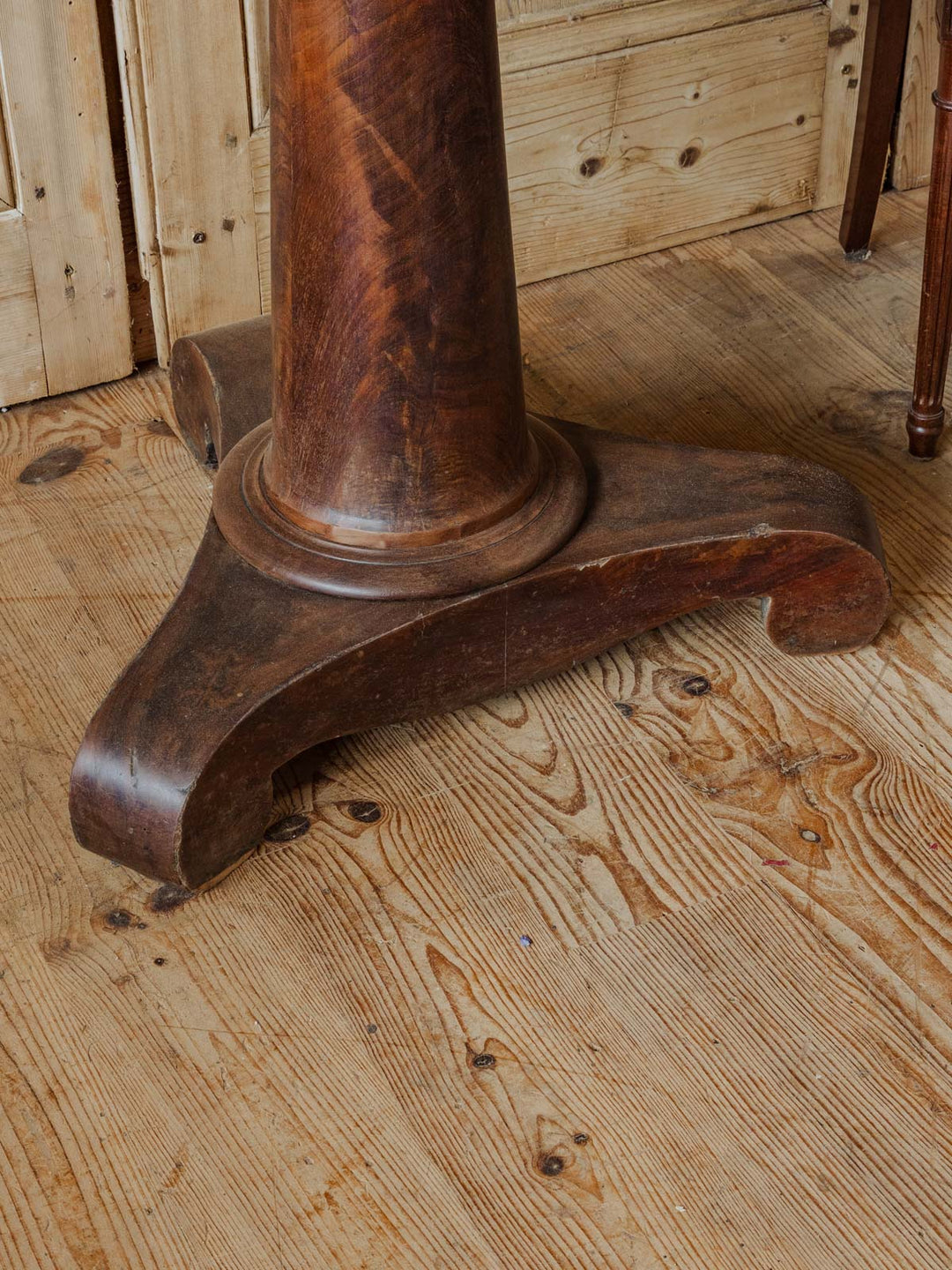 francine-table-appoint-ronde-acajou-944-7