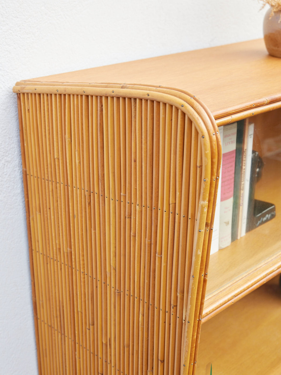 victoria-vitrine-rotin-81-3