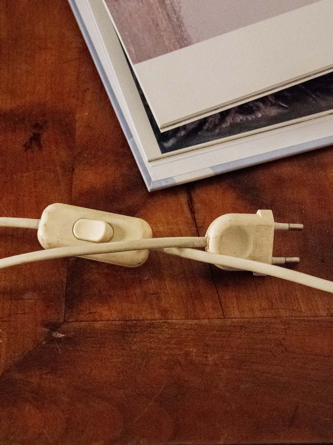 julia-lampe-à-poser-plastique-bois-525-9