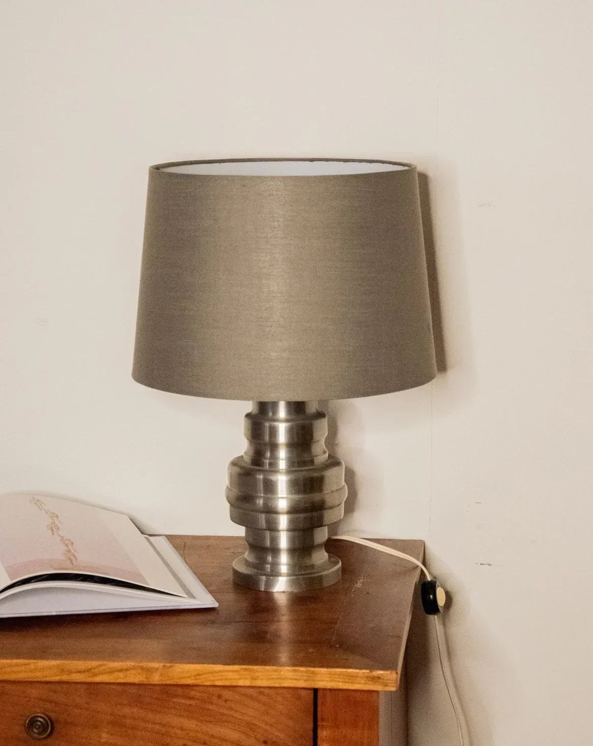 julia-lampe-à-poser-aluminium-526-1