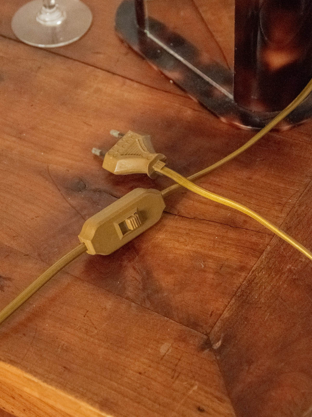 julia-lampe-à-poser-plastique-metal-verre-523-10