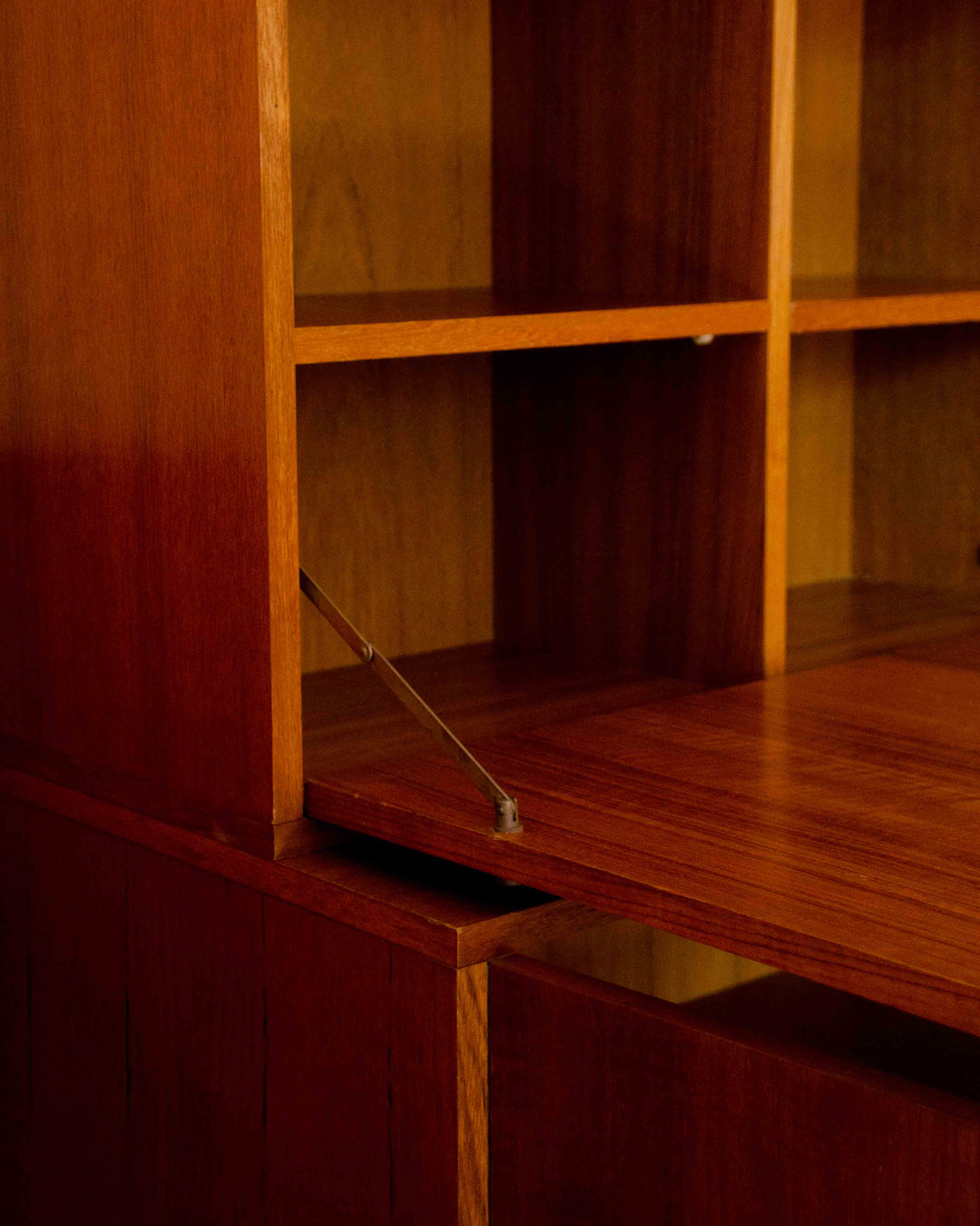 honore-secretaire-vitre-teck-214-5