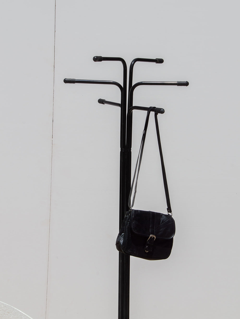 charlie-porte-manteaux-noir-83-2